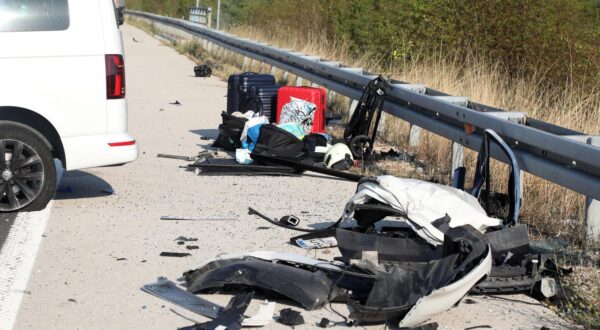 22.08.2023.,Sibenik-Izmedju odmorista Sitno i cvora Vrpolje na A1 dogodila se prometna nesreca u kojoj su sudjelovali kamion i kombi.Ocevid je u tijeku a promet se odvija jednim trakom uz regulaciju prometne policije.
Photo: Dusko Jaramaz/PIXSELL Photo: Dusko Jaramaz/PIXSELL