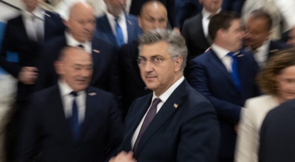 Zagreb, 17.05.2024. - Hrvatski sabor izglasao je povjerenje novoj, 16. Vladi i trećoj koju će voditi aktualni premijer Andrej Plenković.
foto HINA/ Damir SENČAR/ ds