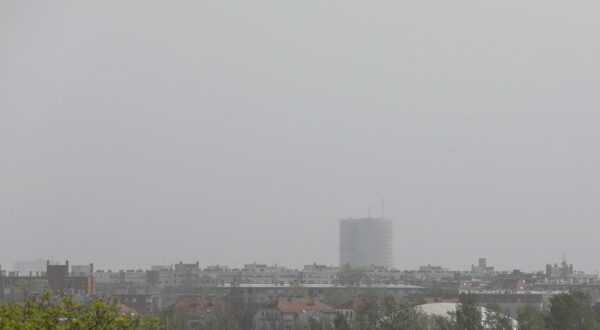 01.04.2024. Zagreb, Smanjena vidljivost zbog saharskog pijeska Photo: Emica Elvedji/PIXSELL