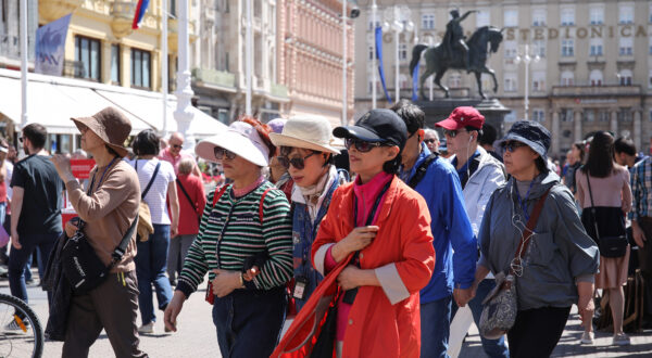 11.05.2024., Zagreb - Veliki broj turista je u razgledavanju grada. Photo: Emica Elvedji/PIXSELL