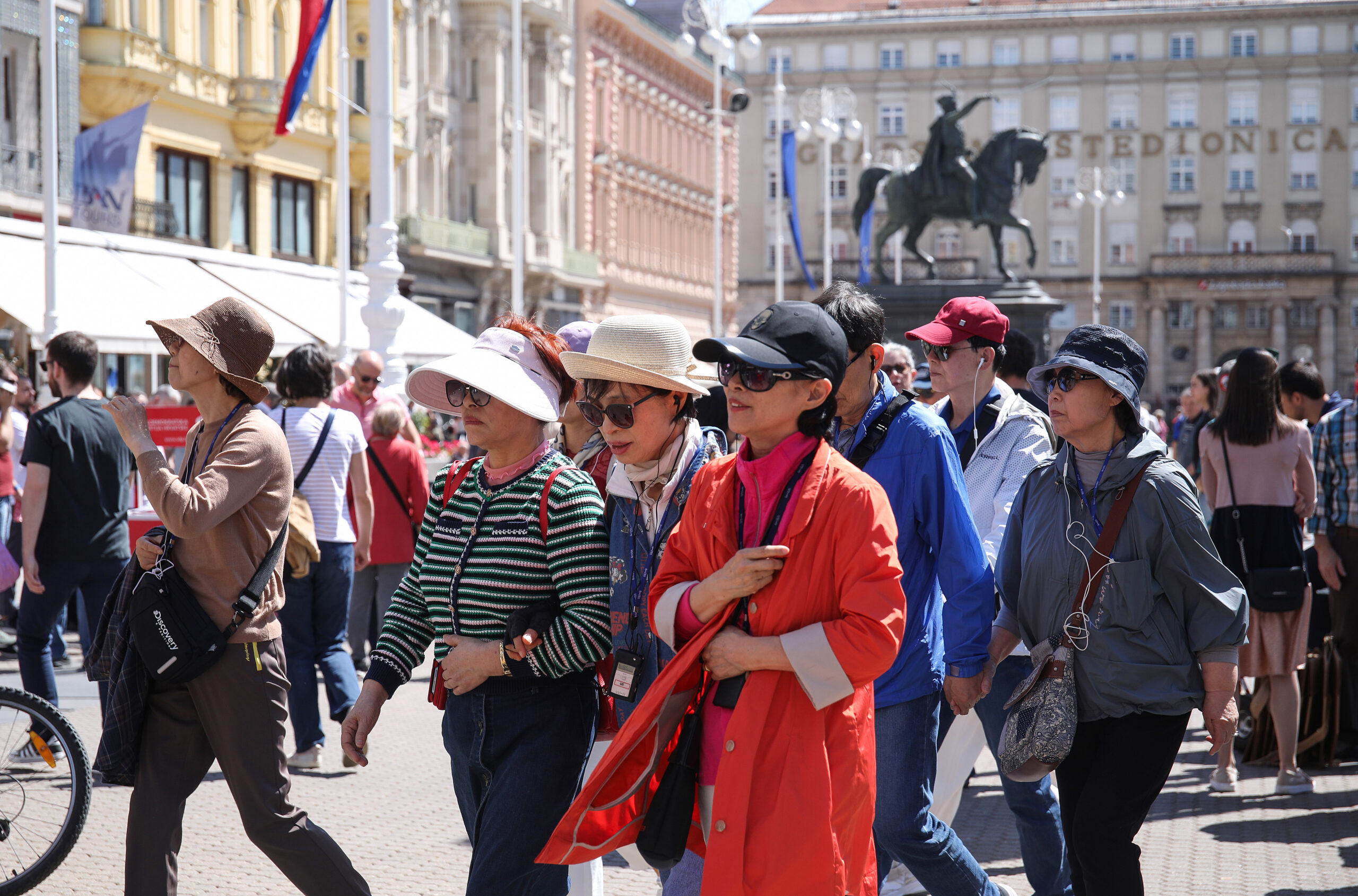 11.05.2024., Zagreb - Veliki broj turista je u razgledavanju grada. Photo: Emica Elvedji/PIXSELL