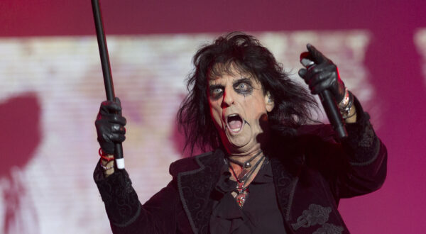 Alice Cooper performs at the Rock in Rio music festival in Rio de Janeiro, Brazil, Thursday, Sept.21, 2017. (AP Photo/Silvia Izquierdo)