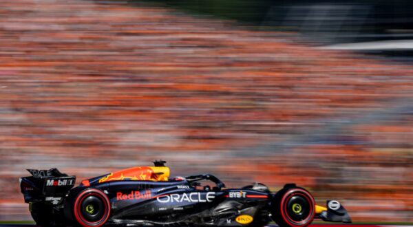 epa11443471 Red Bull Racing driver Max Verstappen of Netherlands in action during the Sprint Qualifying, in Spielberg, Austria, 28 June 2024. The 2024 Formula 1 Austrian Grand Prix will be held at the Red Bull Ring racetrack on 30 June.  EPA/MARTIN DIVISEK