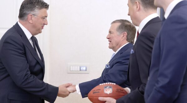 03.06.2024., Zagreb - Predsjednik Vlade Andrej Plenkovic primio je u Banskim dvorima hrvatsko-americkog NFL trenera Billa Belichicka. Photo: Patrik Macek/PIXSELL
