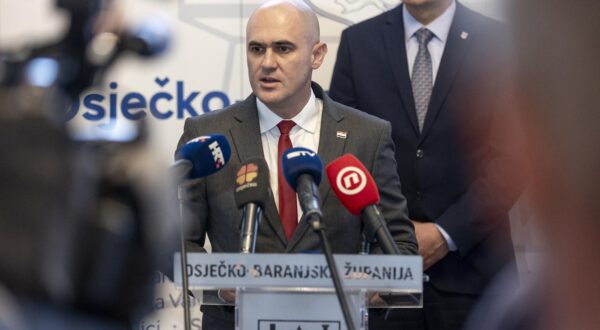 03.06.2024., Osijek - Obnasatelj duznosti zupana Mato Lukic sa suradnicima primio je vrhbosanskog nadbiskupa i metropolita mons. Tomu Vuksica, predsjednika Uprave Zaklade Vrhbosanske nadbiskupije u cijoj pratnji je potpredsjednik Vlade RH i ministar poljoprivrede, sumarstva  i ribarstva Josip Dabro, upravitelj Zaklade i potpredsjednik Vlade RH i ministar obrane Ivan Anusic, pocasni clan Upravnog vijeca Zaklade. Photo: Davor Javorovic/PIXSELL
