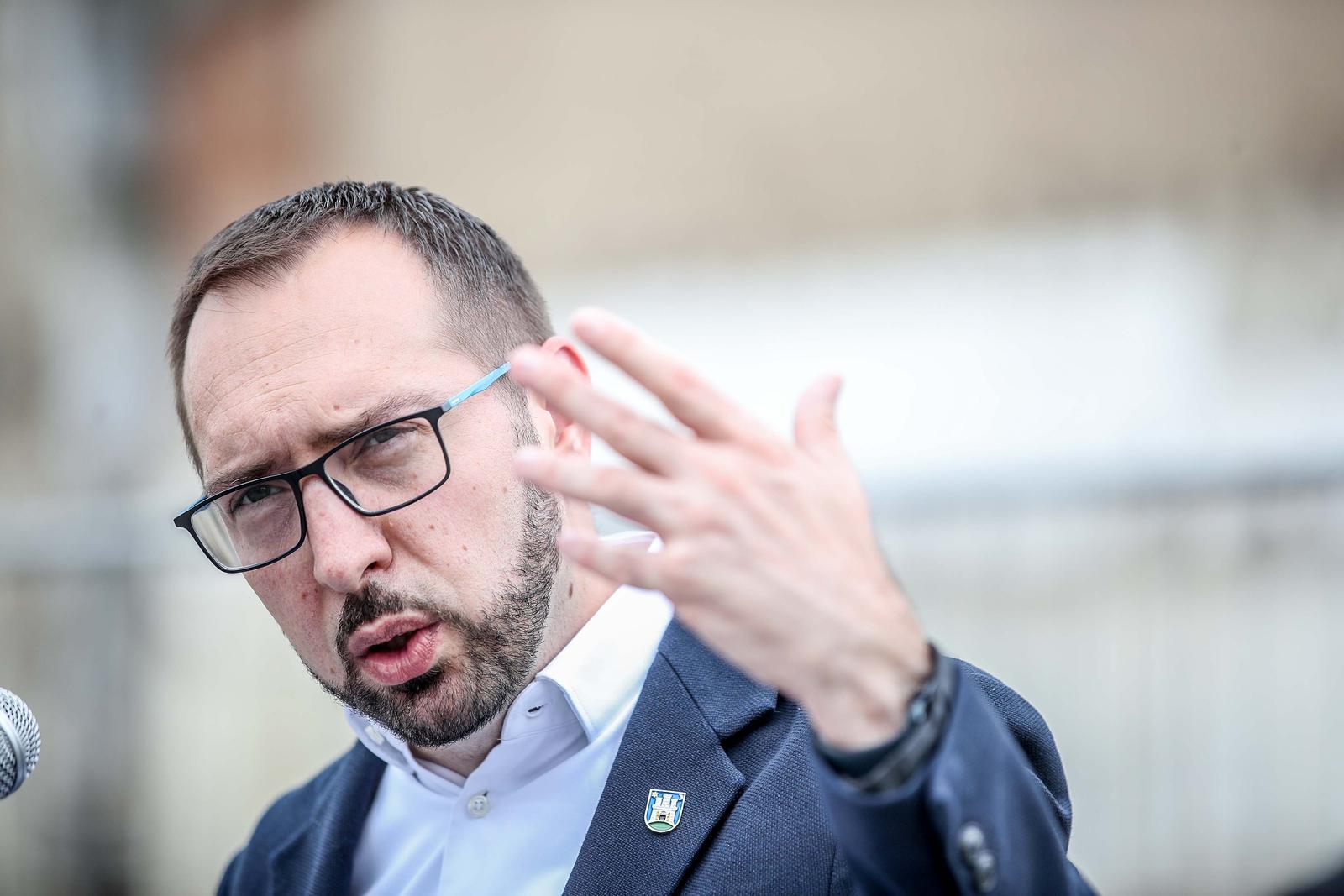 03.06.2024.., Zagreb - Gradonačcelnik Grada Zagreba Tomislav Tomasevic i zamjenici gradonacelnika Danijela Dolenec i Luka Korlaet odrzali su konferenciju za novinare na gradilistu Gradske knjiznice i drustveno-kulturnog centra Paromlin koji su zapoceli prije dva mjeseca. Photo: Slavko Midzor/PIXSELL