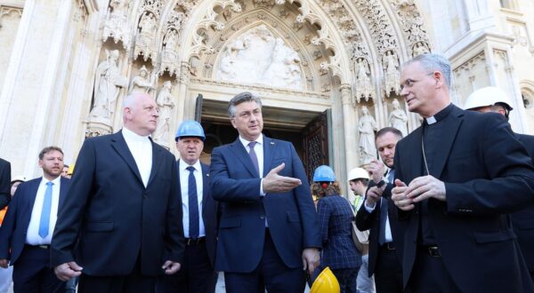 06.06.2024., Zagreb - Predsjednik Vlade Andrej Plenkovic obisao je gradiliste Zagrebacke katedrale. i sastao se sa zagrebackim nadbiskupom mons. Drazenom Kutlesom.  Photo: Patrik Macek/PIXSELL