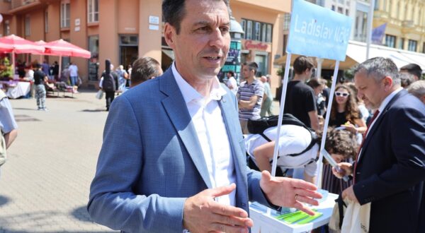 06.06.2024., Zagreb - Nositelj liste za Europski parlament Ladislav Ilcic odrzao je na Trgu bana Jelacica zavrsno druzenje s biracima i konferenciju za medije. Photo: Patrik Macek/PIXSELL