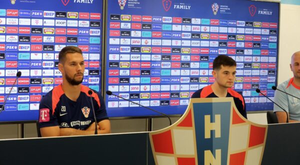 06.06.2024., Rijeka - Konferencija za novinare nogometasa Hrvatske nogometne reprezentacije u press centru stadiona na Rujevici. Marko Pjaca i Martin Baturina. Photo: Goran Kovacic/PIXSELL