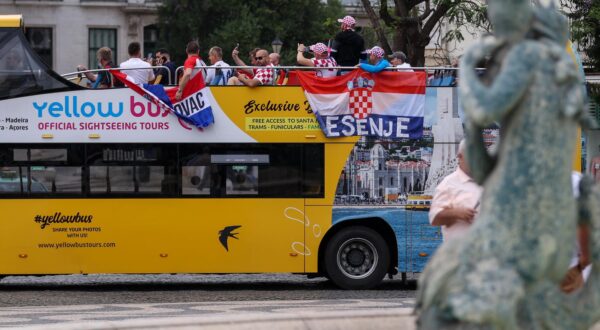 07.06.2024., Lisabon - Hrvatski navijaci u centru Lisabona uoci prijateljske utakmice protiv Portugala. Photo: Igor Kralj/PIXSELL