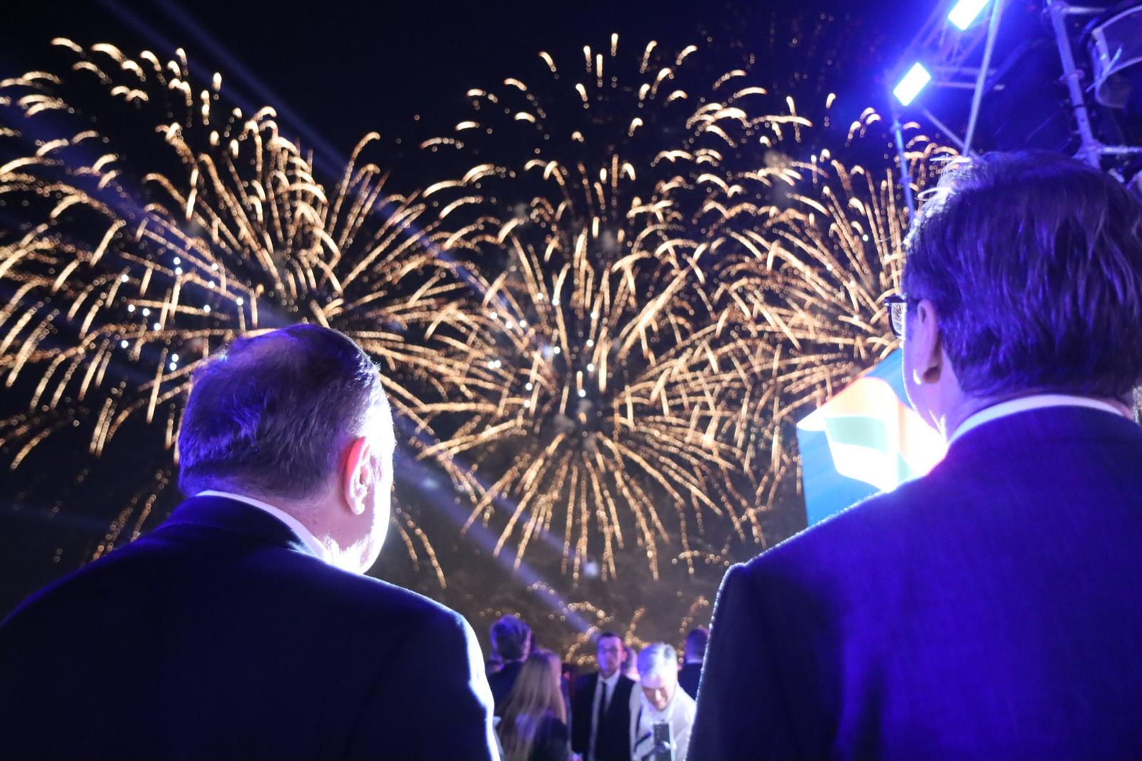 08, June, 2024, Belgrade - The First All-Serbian Parliament - "One Nation, One Parliament - Serbia and Srpska" ended with a big fireworks display from the Republika Srpska Park on the left bank of the Sava River. Photo: Borislav Zdrinja/ZIPAPHOTO/ATAImages

08, jun, 2024, Beograd - Velikim vatrometom iz Parka Republike Srpske na levoj obali Save zavrsen Prvi svesrpski sabor - "Jedan narod, jedan sabor - Srbija i Srpska". Photo: Borislav Zdrinja/ZIPAPHOTO/ATAImages Photo: Borislav Zdrinja/ZIPAPHOTO/ATAImages/PIXSELL