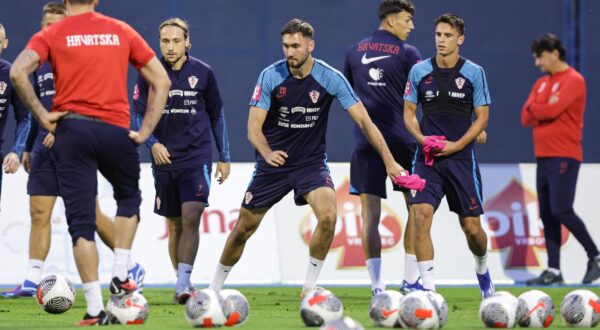09.10.2023., Zagreb - Trening hrvatske nogometne reprezentacije na stadionu Maksimir uoci utakmica kvalifikacija za Europsko prvenstvo protiv Turske i Walesa. Lovro Majer, Dion Drena Beljo, Nikola Moro Photo: Luka Stanzl/PIXSELL