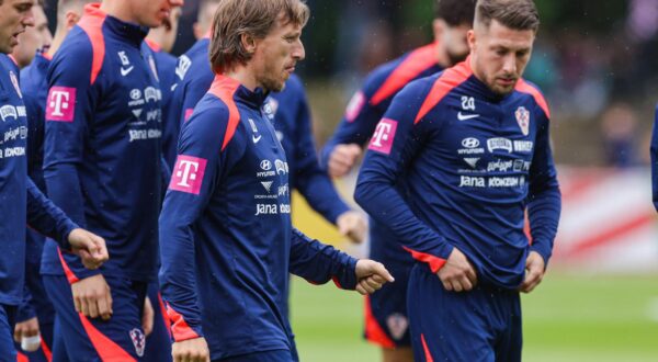 10.06.2024., Neuruppin, Njemacka - Europsko prvenstvo 2024. Trening hrvatske nogometne reprezentacije na trening-igralistu Volksparkstadion. Luka Modric Photo: Luka stanzl/PIXSELL