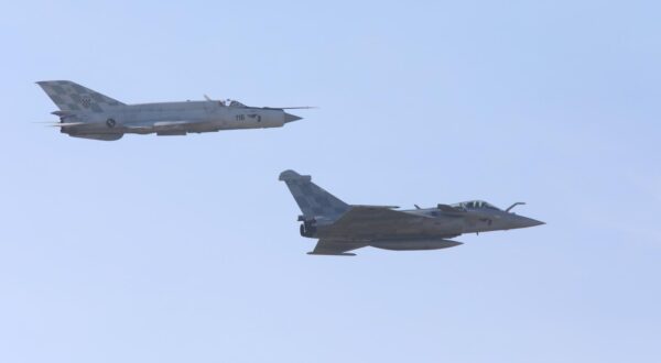 11.05.2024., Velika Gorica - Zainteresirani gradjani na Zrakoplovnom danu AirVG mogli su vidjeti zrakoplove Rafaleie tijekom letackom programa.  Photo: Tomislav Miletic/PIXSELL