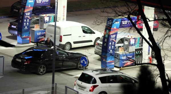 12.02.2024., Zagreb - Nema prevelikih guzvi na benzinskim pumpama iako sutra raste cijena goriva. Photo: Emica Elvedji/PIXSELL