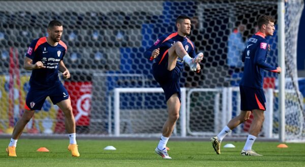 13.06.2024., Neuruppin, Njemacka -  Trening hrvatske nogometne reprezentacije. Mateo Kovacic, Andrej Kramaric, Luka Sucic Photo: Marko Lukunic/PIXSELL