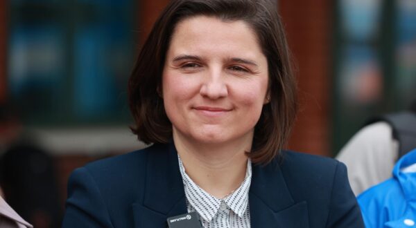 14.05.2024., Osijek - Konferencija za medije stranke Mozemo na kojoj su kandidati za Europski parlament Gordan Bosanac i Jelena Milos te koordinatorica lokalne grupe u Osijeku Katarina Kruhonja govorili o programskim prioritetima stranke povodom europskih izbora. Photo: Davor Javorovic/PIXSELL
