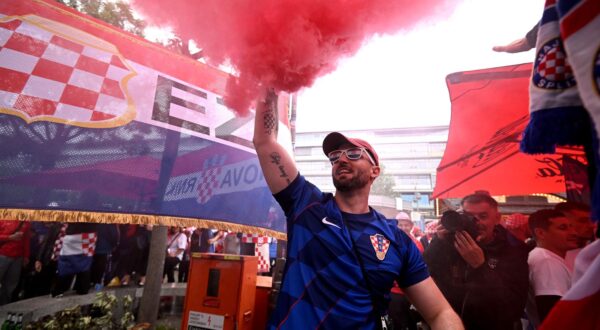 15.06.2024., Berlin, Njemacka - Navijaci u gradu prije prve utakmice na europskom prvenstvu, spanjolska hrvatska.  Photo: Marko Lukunic/PIXSELL