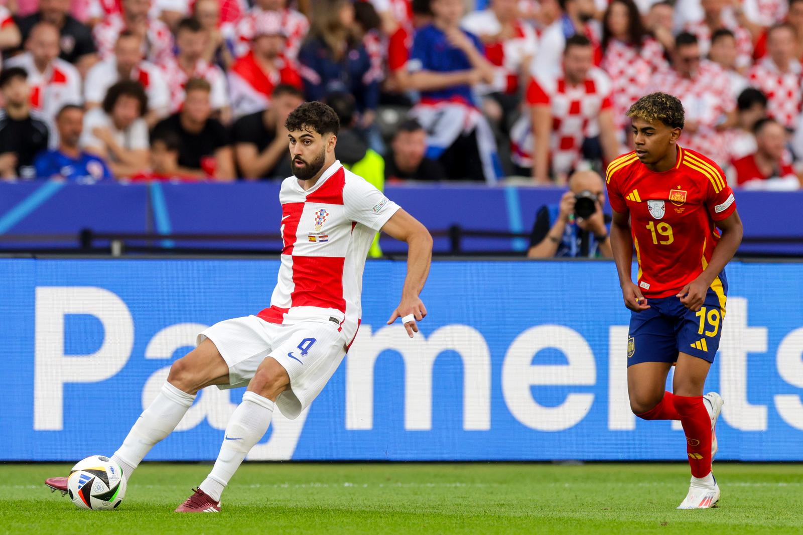 15.06.2024., Olimpijski stadion, Berlin, Njemacka - Europsko prvenstvo 2024., skupina B, 1. kolo, Spanjolska - Hrvatska. Josko Gvardiol, Lamine Yamal Photo: Luka Stanzl/PIXSELL