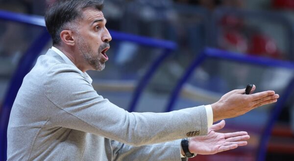 16.05.2024., Kosarkaski centar Drazen Petrovic, Zagreb - Druga utakmica polufinala doigravanja FavBet Premijer lige, KK Dinamo Zagreb - KK Zadar. Trener Dinama Josipm Sesar. Photo: Goran Stanzl/PIXSELL