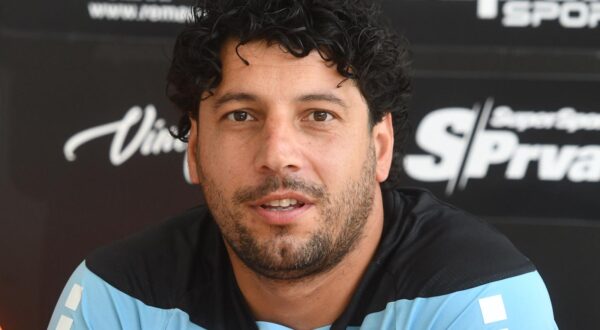 18.05.2024., Sibenik - Konferencija za medije HNK Sibenik na kojoj su sudjelovali trener Mario Carevic i igrac Ivan Bozic. Photo: Hrvoje Jelavic/PIXSELL