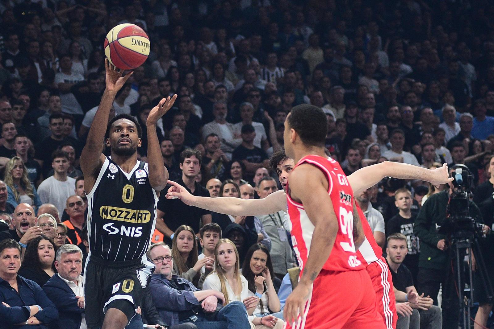 19, May, 2024, Belgrade - The third match of the AdmiralBet ABA League playoff series between KK Partizan Mozzart Bet and KK Crvena zvezda MeridianBet was played in the Belgrade Arena. Jaleen Smith, #0 (KK Partizan Mozzart Bet), Milos Teodosic, #4 (KK Crvena zvezda MeridianBet), Yago Mateus dos Santos #99 (KK Crvena zvezda MeridianBet). Photo: Dusan Milenkovic/ATAImages

19, maj, 2024, Beograd - Treci mec finalne serije plej-ofa AdmiralBet ABA League izmedju KK Partizan Mozzart Bet i KK Crvena zvezda MeridianBet odigran je u Beogradskoj Areni. Photo: Dusan Milenkovic/ATAImages Photo: Dusan Milenkovic/ATAImages/PIXSELL
