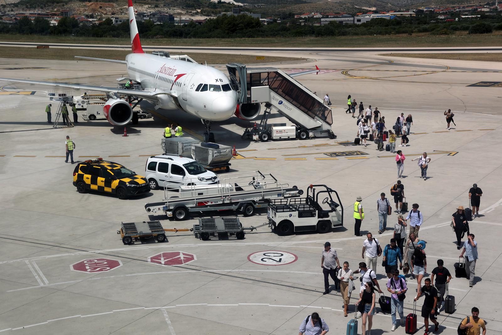 22.07.2023., Kastela - Zracna luka Split danas broji ukupno s polascima i dolascima 215 letova sa 55000 putnika koji ce proci kroz zracnu luku. Photo: Ivana Ivanovic/PIXSELL