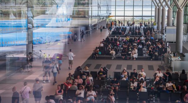 24.06.2023., Kastel Stafilic - Guzva u Zracnoj luci Split. Prvog ljetnog Vikenda kroz zracnu luku Split proslo je 45 000 putnika te 220 aviona. Photo: Zvonimir Barisin/PIXSELL
