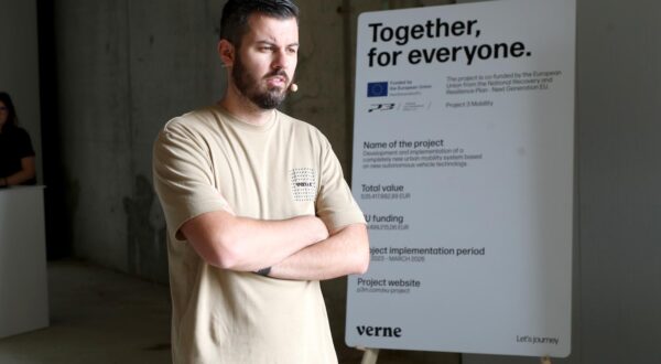 26.06.2024., Zagreb, Kerestinec - U Rimcevom kampusu u Kerestincu predstavljen je projekt robotaksija koji razvija jedna od kompanija u ekosferi Mate Rimca. Projekt robotaksija vodio se pod imenom Project 3 Mobility no ime je promijenjeno u Verne. Robotaksiji bi, prema planu, do 2025. godine trebali zapoceti s prijevozom putnika u Zagrebu. ZA ostvarenje projekta dobivena je ukupona investicija od Europske unije u iznosu od 180 milijuna eura, a za projekt robotaksija financirali su sa 100 milijuna eura i drugi investitori. Photo: Zeljko Lukunic/PIXSELL