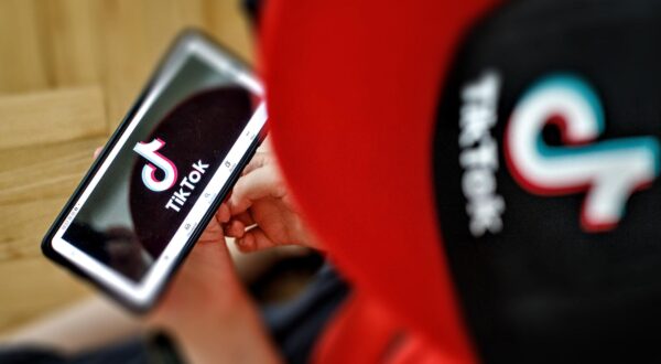 27.08.2020., Zagreb - Ilustracija aplikacije TikTok u vlasnistvu kineske tvrtke ByteDance kojoj prijeti zabrana koristenja  u SAD-u.rPhoto: Davor Puklavec/PIXSELL