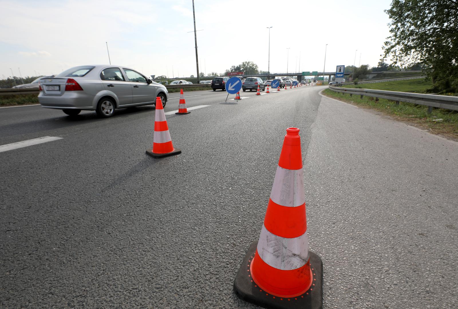 29.09.2021., Zagreb - Zbog iznenada zatvorene dionice autoceste A2 izmedju Jankomira i Zapresica dolazi do velikih prometnih guzvi. Photo: Robert Anic/PIXSELL