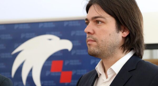31.05.2024.,Sibenik-Mislav Kolakusic, zastupnik u Europskom parlamentu i predsjednik stranke Pravo i Pravda te zastupnik u Europskom parlamentu Ivan Vilibor Sincic odrzali su konferenciju za medije  zajedno s clanovima liste za Europski parlament stranke Pravo i Pravda i predstaviti program za predstojece izbore.
Photo: Dusko Jaramaz/PIXSELL Photo: Dusko Jaramaz/PIXSELL