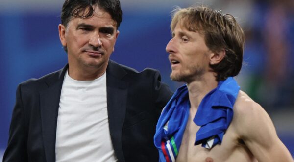 Soccer Football - Euro 2024 - Group B - Croatia v Italy - Leipzig Stadium, Leipzig, Germany - June 24, 2024  Croatia coach Zlatko Dalic and Luka Modric look dejected after the match REUTERS/Karina Hessland Photo: Karina Hessland/REUTERS