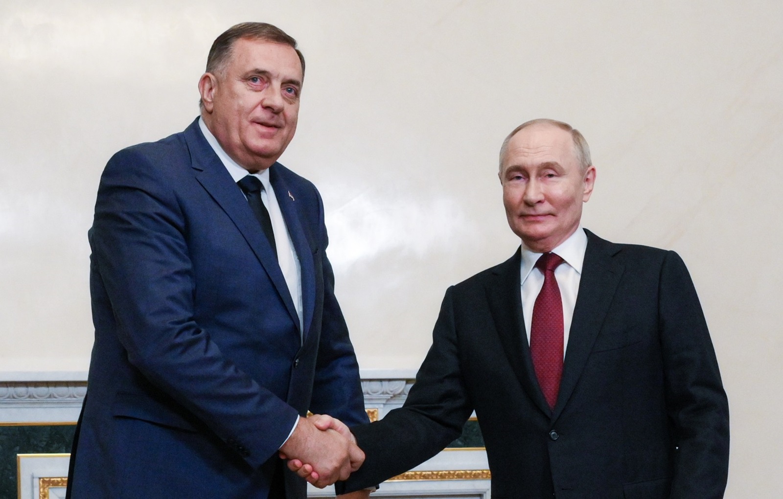 RUSSIA, ST PETERSBURG - JUNE 6, 2024: Republika Srpska President Milorad Dodik (L) and Russia's President Vladimir Putin shake hands during a meeting at the Constantine Palace on the sidelines of the 2024 St Petersburg International Economic Forum. Alexei Danichev/POOL/TASS,Image: 879457291, License: Rights-managed, Restrictions: , Model Release: no, Credit line: Alexei Danichev / TASS / Profimedia