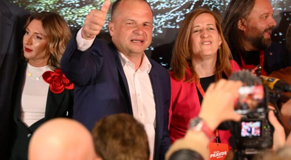 17.04.2024., Zagreb - Docek izbornih rezultata za Hrvatski saboru u stozeru koalicije Rijeke pravde koju cine Socijaldemokratska partija Hrvatske (SDP), Centar, Hrvatska seljacka stranka (HSS), "Dalija Oreskovic i ljudi s imenom i prezimenom", Narodna stranka Reformisti i Gradjansko-liberalni savez (GLAS) u prostorijama SDP-a na Trgu Drage Iblera.   Photo: Marko Lukunic/PIXSELL