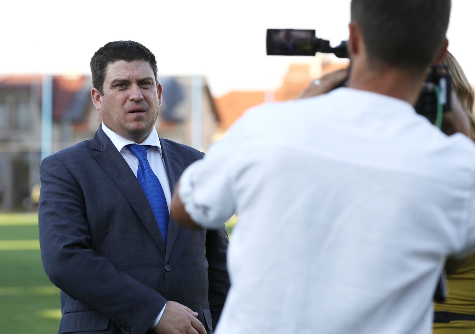 Zagreb, 18.06.2024. - 35. obljetnica osnutka HDZ-a obiljeena je tradicionalnom nogometnom utakmicom na stadionu NK Jarun i polaganjem vijenca na spomen ploèu dr. Franji Tuðmanu kod nogometnog kluba. Na fotografiji Oleg Butkoviæ. foto HINA/ Lana SLIVAR DOMINIÆ/ lsd