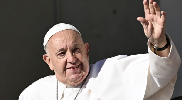 epa11405171 Pope Francis waves to the faithful as he leads his Wednesday general audience in Saint Peter’s Square at the Vatican, 12 June 2024.  EPA/CLAUDIO PERI