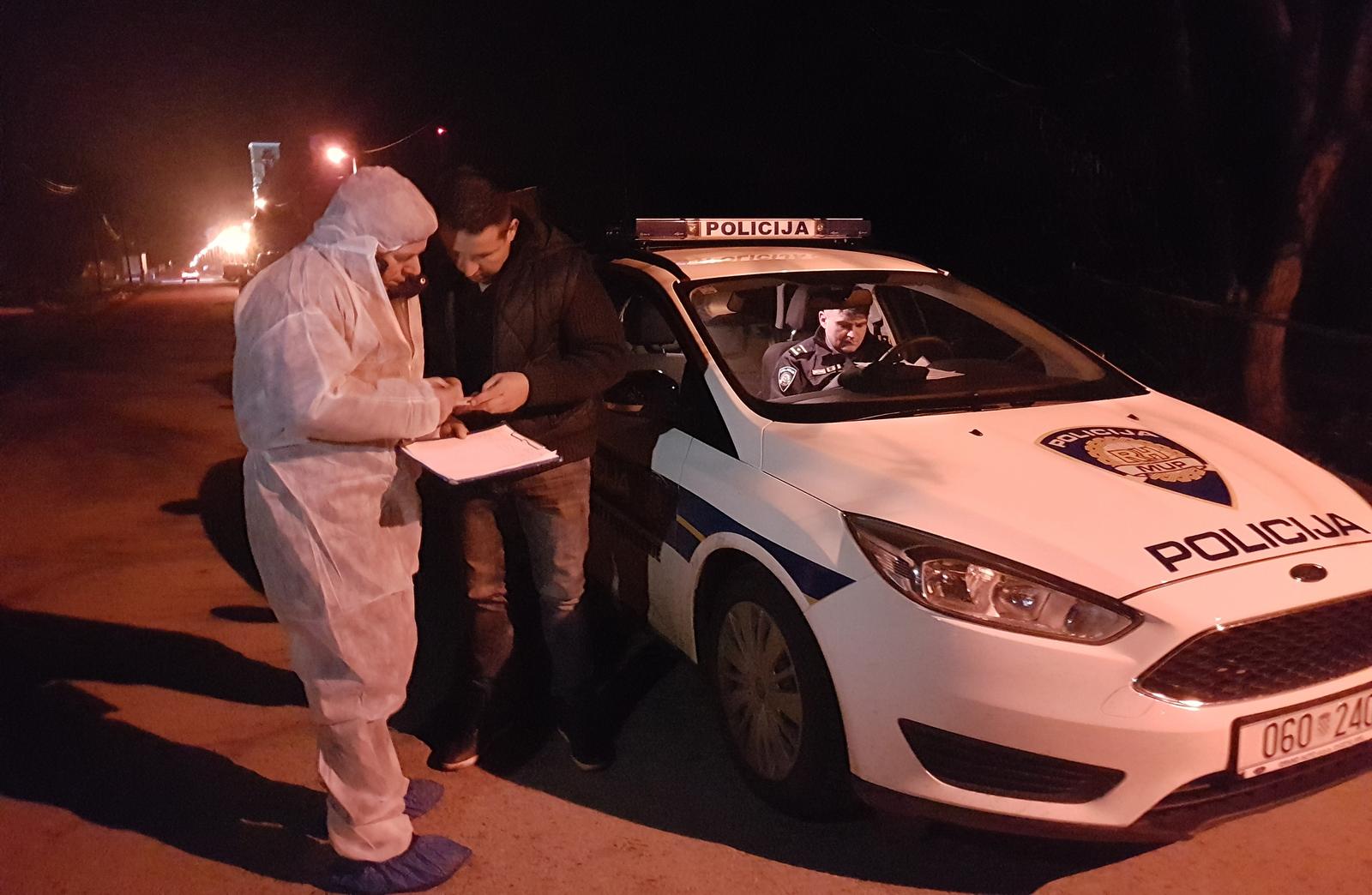 15.02.2018., Koprivnica, Gola - Stravican zlocin dogodio se veceras u Goli. Nesluzbeno se doznaje da je u obiteljskoj kuci nozem ubijen otac troje djece, a na mjestu nesrece zatecena je zenska osoba za koju se sumnja da je pocinila ovo kazneno djelo. Policijski ocevid je jos u tijeku, pa ce se detalji ove tragedije doznati naknadno. rPhoto: Damir Spehar/PIXSELL