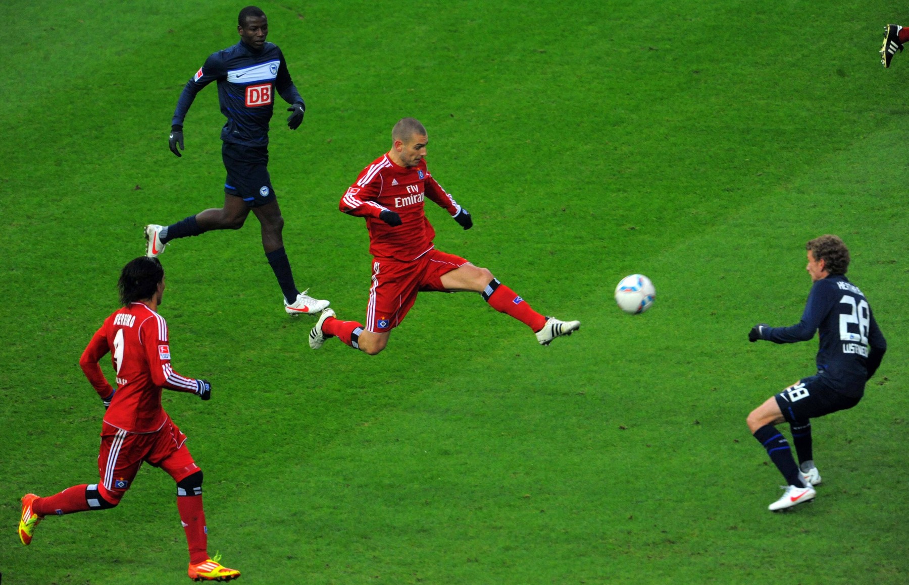 Fussball 1.Bundesliga Berlin 28.01.2012 Olympiastadion Hertha BSC geg Hamburger SV vlnr Jose Paolo GUERRERO 9 HSV Adrian RAMOS 9 BSC Mladen PETRIC 10 Fabian LUSTENBERGER 28 BSC ; GER 2011 x0x xub 2012 quer Aufmacher premiumd Saison 2011/2012 Aktion 

Football 1 Bundesliga Berlin 28 01 2012 Olympic Stadium Hertha BSC geg Hamburg SV From left to right Jose Paolo Guerrero 9 HSV Adrian Ramos 9 BSC Mladen Petric 10 Fabian Lustenberger 28 BSC ger 2011 x0x xub 2012 horizontal Highlight premiumd Season 2011 2012 Action shot,Image: 691854476, License: Rights-managed, Restrictions: Credit images as "Profimedia/ IMAGO", Model Release: no, Credit line: Camera 4 / imago sportfotodienst / Profimedia