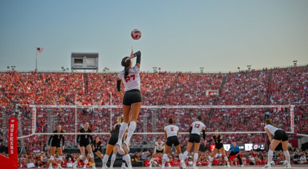 LINCOLN, NEBRASKA - AUGUST 30: Harper Murray #27 of the Nebraska Cornhuskers serves against the Omaha Mavericks at Memorial Stadium on August 30, 2023 in Lincoln, Nebraska.   Steven Branscombe,Image: 801559766, License: Rights-managed, Restrictions: , Model Release: no, Credit line: Steven Branscombe / Getty images / Profimedia