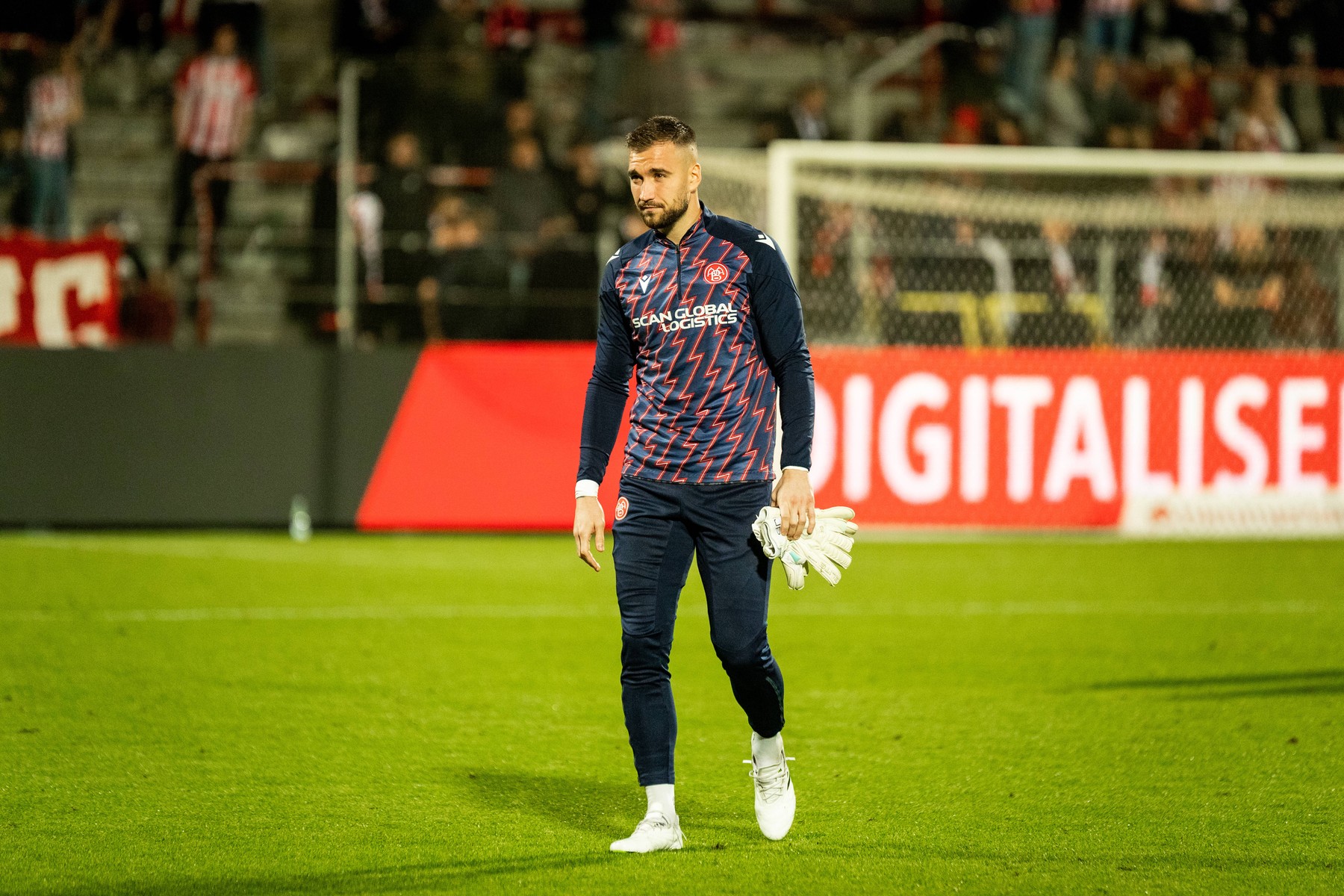 Aalborg BK v FC Fredericia, Oddset Pokalen cup footbaal, Aalborg, Denmark Aalborg, Denmark. 26th, September 2023. Goalkeeper Josip Posavec of Aalborg BK seen after the Oddset Pokalen match between Aalborg BK and FC Fredericia at Aalborg Portland Park in Aalborg. Aalborg Denmark Copyright: xGonzalesxPhoto/BalazsxPopalx,Image: 808874435, License: Rights-managed, Restrictions: PUBLICATIONxNOTxINxDENxNORxFINxBEL, Credit images as "Profimedia/ IMAGO", Model Release: no, Credit line: Gonzales Photo/Balazs Popal / imago sportfotodienst / Profimedia