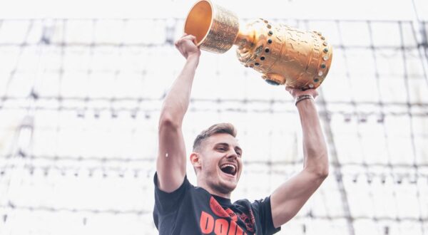 LEVERKUSEN, GERMANY - MAY 26: Josip Stanisic of Bayer 04 Leverkusen celebrates the Bundesliga and the German Cup titles with fans at BayArena on May 26, 2024 in Leverkusen, Germany. Hesham Elsherif / Anadolu/ABACAPRESS.COM,Image: 876660327, License: Rights-managed, Restrictions: , Model Release: no, Credit line: AA/ABACA / Abaca Press / Profimedia