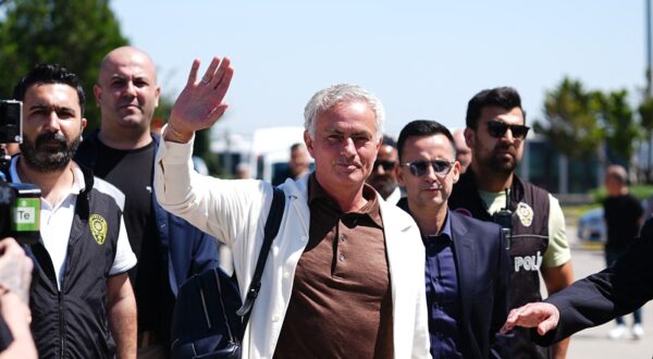ISTANBUL, TURKIYE - JUNE 2: President of Fenerbahce Ali Koc (not seen) welcomes Portuguese head coach Jose Mourinho (C), with whom Fenerbahce announced that they started negotiations, as he arrives in Istanbul, Turkiye on June 2, 2024. Hakan Akgun / Anadolu/ABACAPRESS.COM,Image: 878332609, License: Rights-managed, Restrictions: , Model Release: no, Credit line: AA/ABACA / Abaca Press / Profimedia