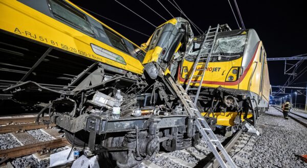 This handout from the HZS Czech Republic released on June 6, 2024 shows firefighters at the scene of a train crash in Pardubice. Four people died and dozens were injured when an express train crashed head-on with a freight train in the Czech city of Pardubice late on June 5, an emergency services spokesperson said.,Image: 879271597, License: Rights-managed, Restrictions: -----EDITORS NOTE --- RESTRICTED TO EDITORIAL USE - MANDATORY CREDIT "AFP PHOTO / HZS CZECH REPUBLIC " - NO MARKETING - NO ADVERTISING CAMPAIGNS - DISTRIBUTED AS A SERVICE TO CLIENTS, ***
HANDOUT image or SOCIAL MEDIA IMAGE or FILMSTILL for EDITORIAL USE ONLY! * Please note: Fees charged by Profimedia are for the Profimedia's services only, and do not, nor are they intended to, convey to the user any ownership of Copyright or License in the material. Profimedia does not claim any ownership including but not limited to Copyright or License in the attached material. By publishing this material you (the user) expressly agree to indemnify and to hold Profimedia and its directors, shareholders and employees harmless from any loss, claims, damages, demands, expenses (including legal fees), or any causes of action or allegation against Profimedia arising out of or connected in any way with publication of the material. Profimedia does not claim any copyright or license in the attached materials. Any downloading fees charged by Profimedia are for Profimedia's services only. * Handling Fee Only 
***, Model Release: no, Credit line: Michal FANTA / AFP / Profimedia