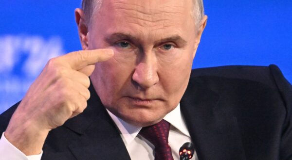 8701268 07.06.2024 Russian President Vladimir Putin attends a plenary session of the St. Petersburg International Economic Forum in St. Petersburg, Russia.,Image: 879688113, License: Rights-managed, Restrictions: Editors' note: THIS IMAGE IS PROVIDED BY RUSSIAN STATE-OWNED AGENCY SPUTNIK., Model Release: no, Credit line: Sergey Bobylev / Sputnik / Profimedia
