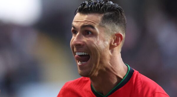 Portugal, Aveiro, 11.06.2024 EURO 2024 Friendly match before the UEFA EURO, EM, Europameisterschaft,Fussball 2024 in Germany 2024 Portugal - Ireland v.l., Cristiano Ronaldo Portugal schiesst das Tor zum 2:0, Torjubel, Goal celebration, celebrate the goal, *** Portugal, Aveiro, 11 06 2024 EURO 2024 Friendly match before the UEFA EURO 2024 in Germany 2024 Portugal Ireland v l , Cristiano Ronaldo Portugal scores the goal to 2 0, Goal celebration, celebrate the goal, Copyright: JoaquimxFerreira,Image: 881126121, License: Rights-managed, Restrictions: Credit images as "Profimedia/ IMAGO", Model Release: no, Credit line: Joaquim Ferreira / imago sportfotodienst / Profimedia