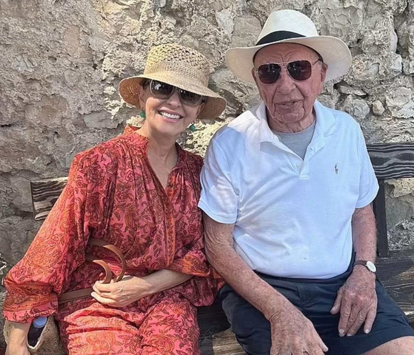 Fiançailles - Rupert Murdoch, 92 ans, s'est fiancé avec la biologiste Elena Zhukova - Rupert Murdoch et sa nouvelle compagne Elena Zhukova ( scientifique à la retraite et mère de Dasha Zhukova) © Instagram via Bestimage Rupert Murdoch and his new girlfriend Elena Zhukova (retired scientist and mother of Dasha Zhukova),Image: 797607257, License: Rights-managed, Restrictions: , Model Release: no, Credit line: © Capture Instagram via Bestimage / Bestimage / Profimedia