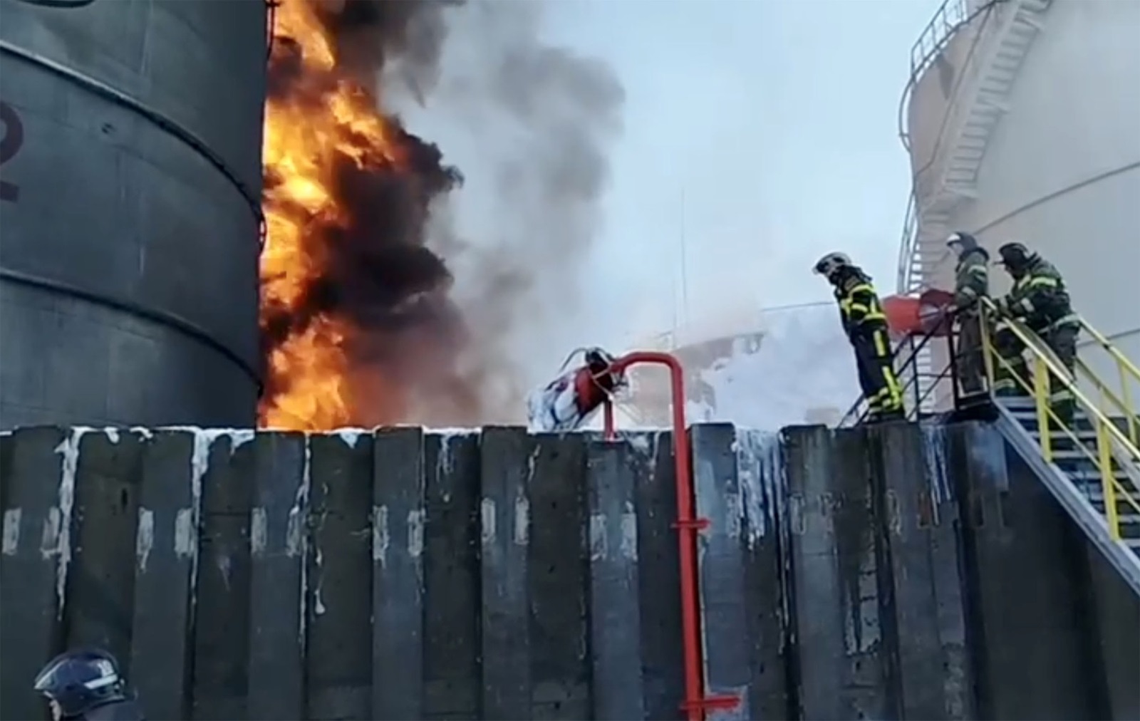 An oil depot is on fire in Azov, Rostov region, southern Russia, after a Ukrainian drone attack,Image: 882639628, License: Rights-managed, Restrictions: ***
HANDOUT image or SOCIAL MEDIA IMAGE or FILMSTILL for EDITORIAL USE ONLY! * Please note: Fees charged by Profimedia are for the Profimedia's services only, and do not, nor are they intended to, convey to the user any ownership of Copyright or License in the material. Profimedia does not claim any ownership including but not limited to Copyright or License in the attached material. By publishing this material you (the user) expressly agree to indemnify and to hold Profimedia and its directors, shareholders and employees harmless from any loss, claims, damages, demands, expenses (including legal fees), or any causes of action or allegation against Profimedia arising out of or connected in any way with publication of the material. Profimedia does not claim any copyright or license in the attached materials. Any downloading fees charged by Profimedia are for Profimedia's services only. * Handling Fee Only 
***, Model Release: no, Credit line: east2west news / WillWest News / Profimedia