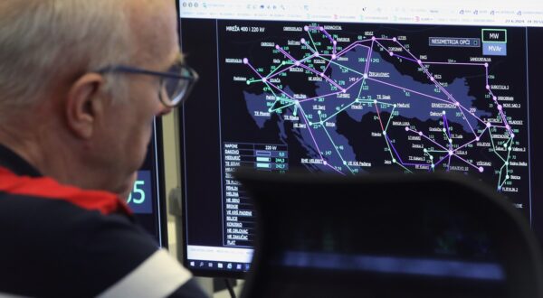 Zagreb, 21.06.2024. - Izjave za medije povodom meðunarodnog poremeæaja u opskrbi elektriènom energijom u sjeditu Hrvatskog operatora prijenosnog sustava d.o.o. Na fotografiji Nacionalni dispeèerski centar (NDC). foto HINA/ Lana SLIVAR DOMINIÆ/ lsd