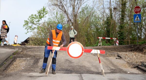19.04..2023.,  Zagreb - Radovi na rotoru koji ce biti sagradjen na krizanju Cimermanove, Remetinacke, Rijecke ceste i Savskog mosta.  Photo: Boris Scitar/PIXSELL